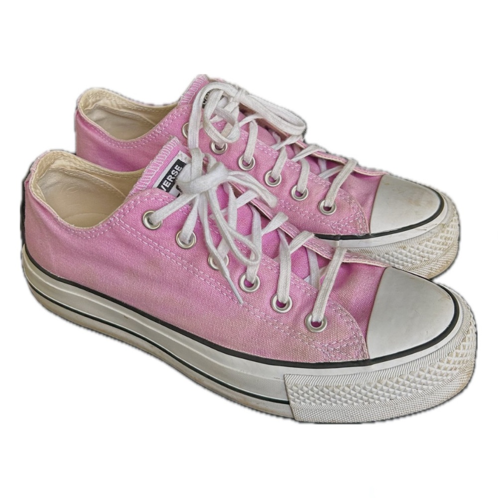 Low top pink platform converse